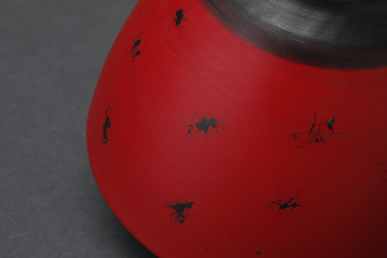猩々緋黒彩鉄掻茶碗 | 茶道具 | ギャラリー器館